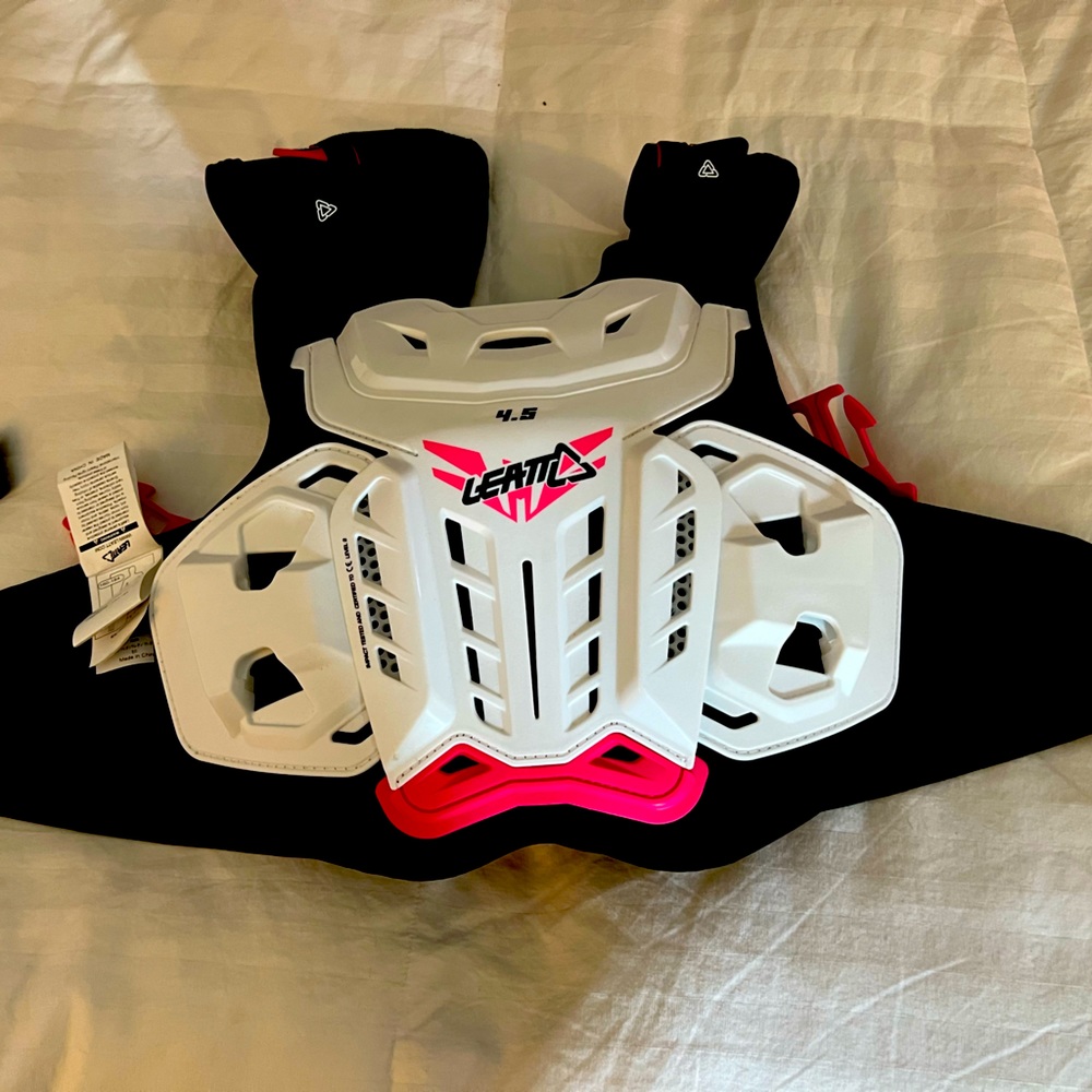 4.5 jacket female, chest protector